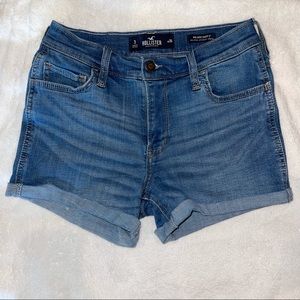 Hollister Size 3 Mid-Rise Shorts Advanced Stretch